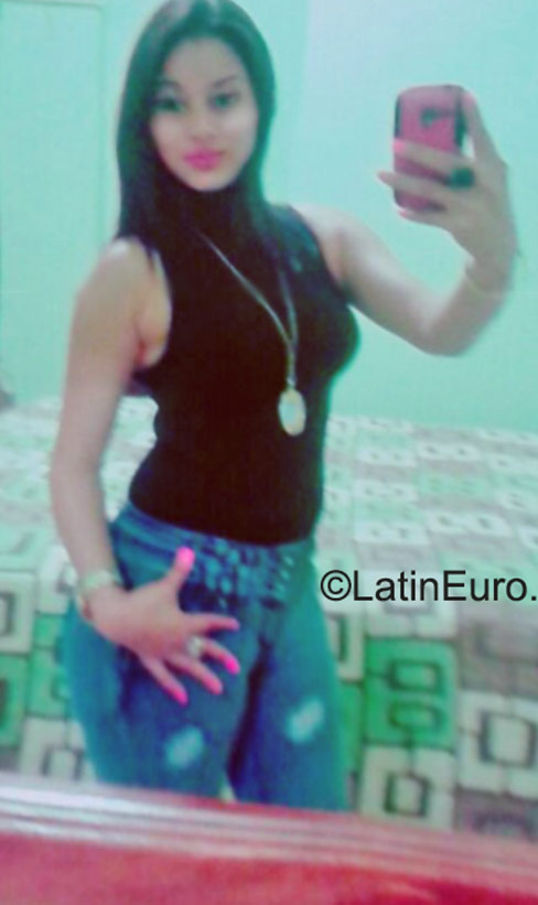 Date this lovely Honduras girl Dani from San Pedro Sula HN1633