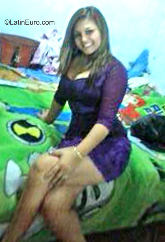 Date this foxy Peru girl Nilda from Lima PE1070