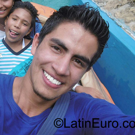 Date this passionate Colombia man Esteven from Bogota CO17936