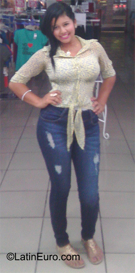 Date this delightful Honduras girl Sindie from La Ceiba HN1670