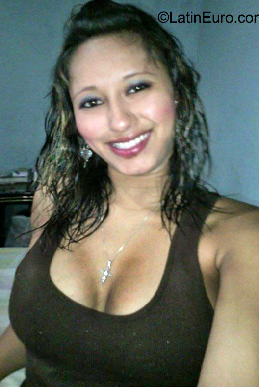 Date this young Honduras girl Carolina from Tegucigalpa HN1674