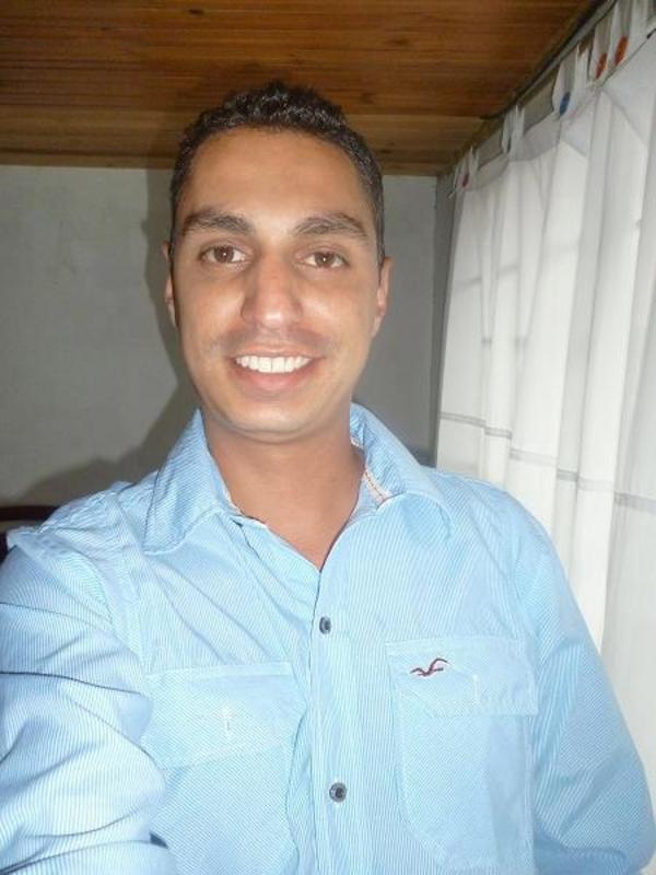 Date this happy Colombia man David from Manizales CO17958