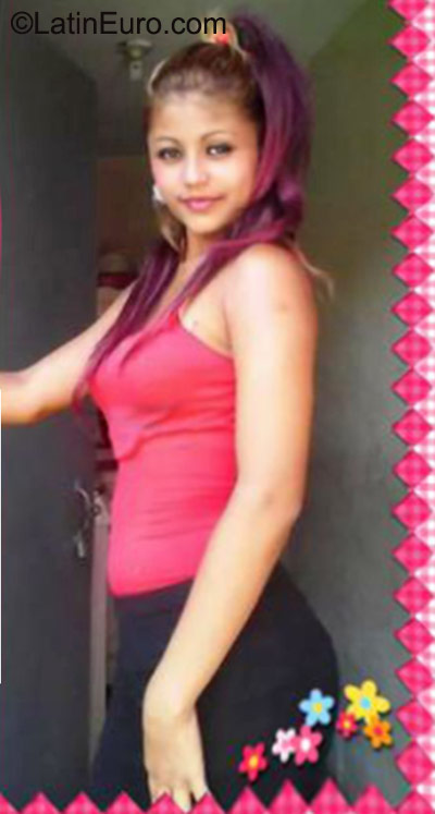 Date this happy Honduras girl Joana from Tegucigalpa HN1682