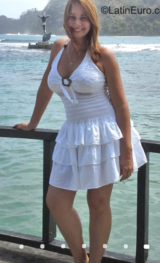 Date this nice looking Panama girl Giseala from Panama City PA695