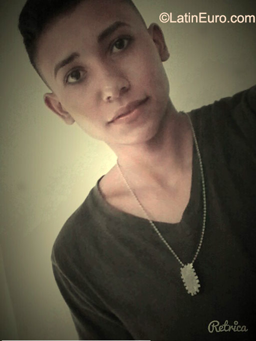 Date this georgeous Honduras man Junior from san pedro sula HN1706