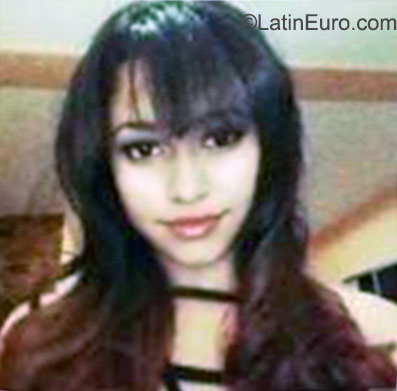 Date this charming Honduras girl Yenceli from Comayagua HN1708