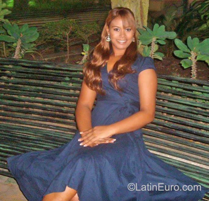Date this beautiful Dominican Republic girl Debora from Higuey DO23393