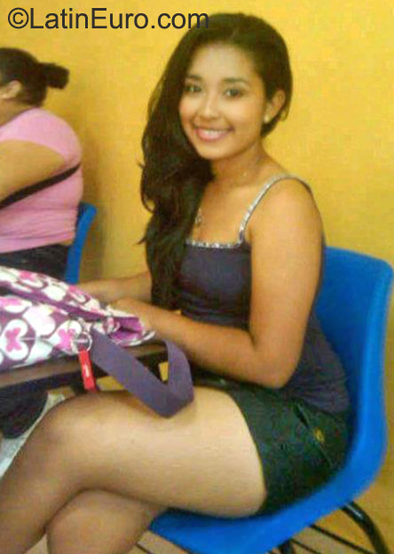 Date this charming Panama girl Nicole from Panama City PA706
