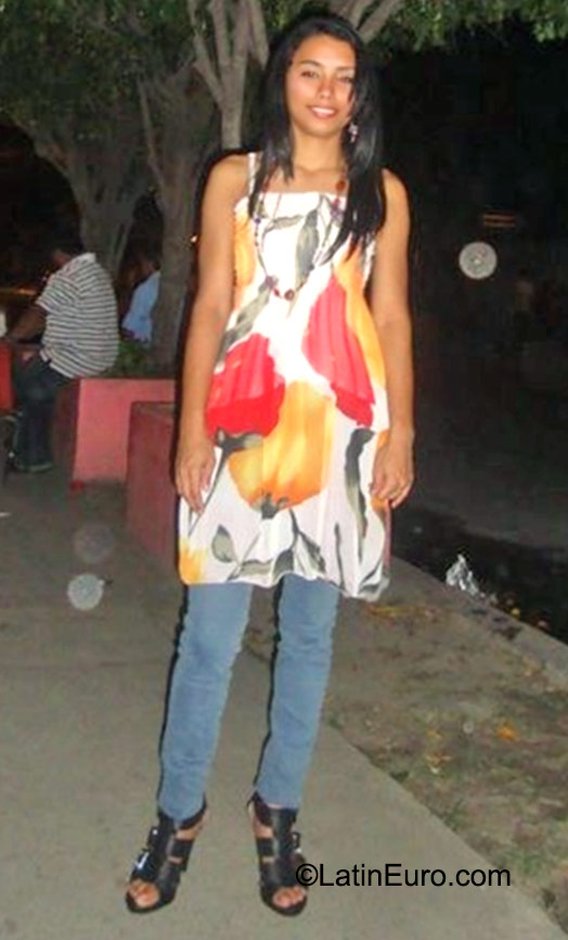 Date this hot Honduras girl Brenda from San Pedro Sula HN1740