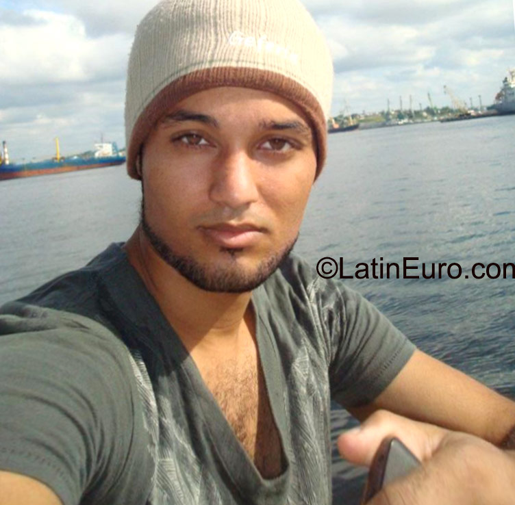 Date this exotic Dominican Republic man Manuel from Punta Cana DO23485
