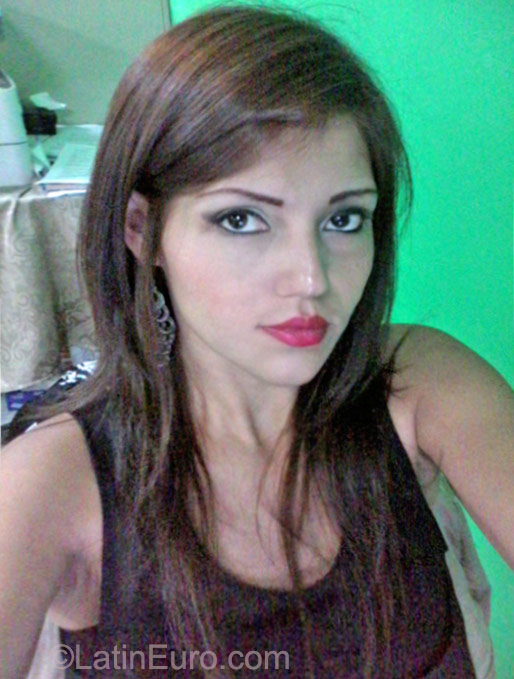 Date this voluptuous Honduras girl Danae from Tegucigalpa HN1762