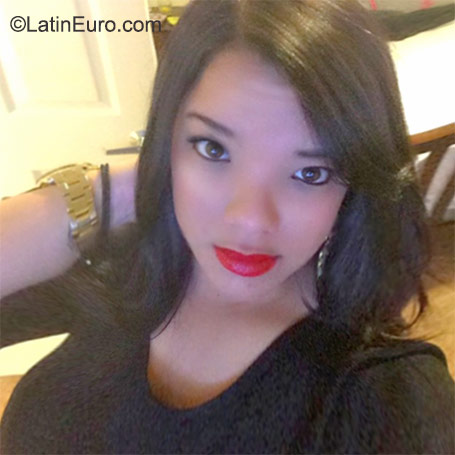 Date this young United States girl Independent from Silver Spring US16591