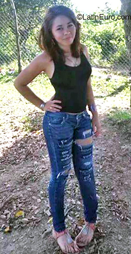 Date this georgeous Honduras girl Lores from Tocoa HN1813