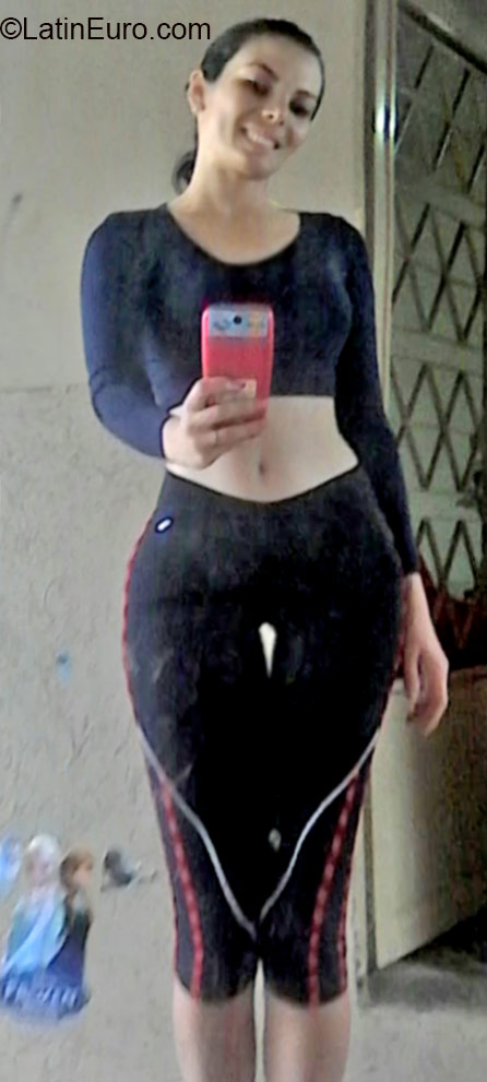 Date this fun Brazil girl Eliziete from Brasilia BR9495