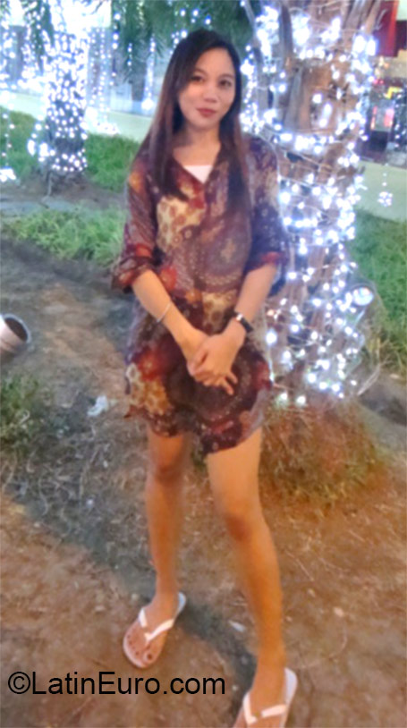 Date this cute Philippines girl Vanessa from Manila PH841