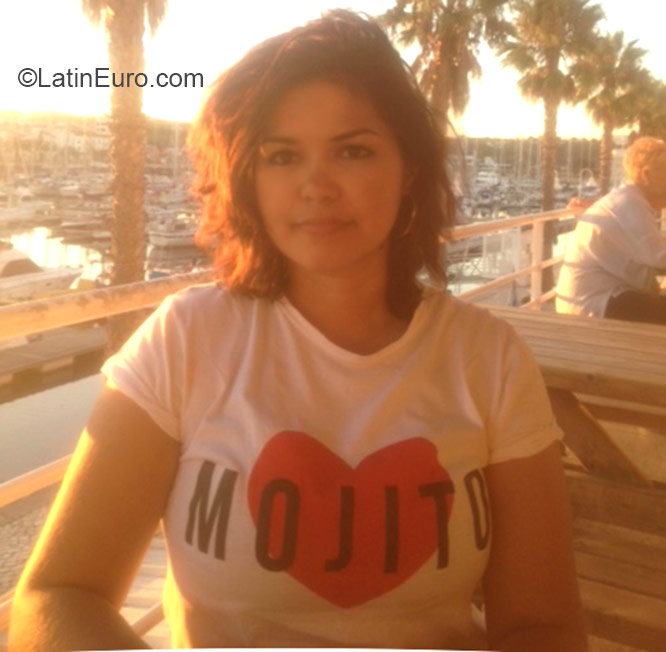 Date this passionate United Kingdom girl Miss from Guildford GB849