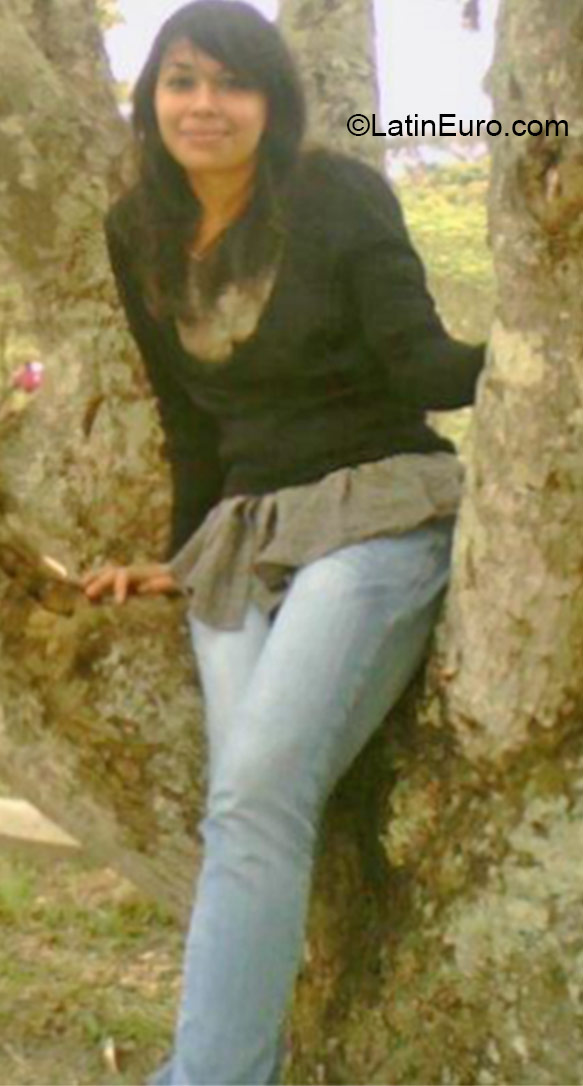 Date this sensual Honduras girl Pamela from Tegucigalpa HN1851