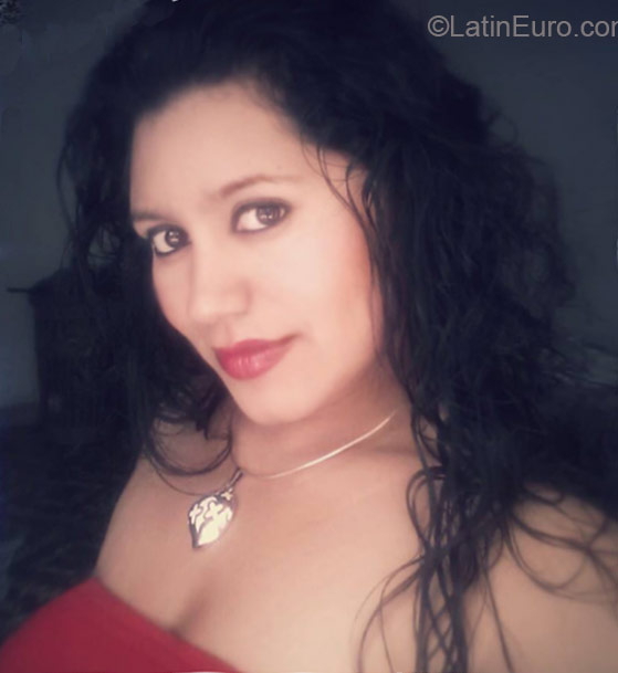Date this sensual Honduras girl Nelsy from Tegucigalpa HN1853