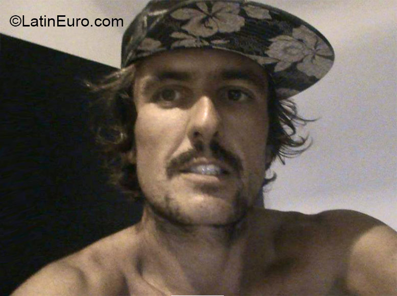 Date this charming Mexico man Niko33 from Playa Del Carmen MX1470