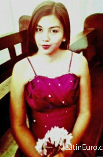 Date this pretty Philippines girl Rheia from Bataan PH863