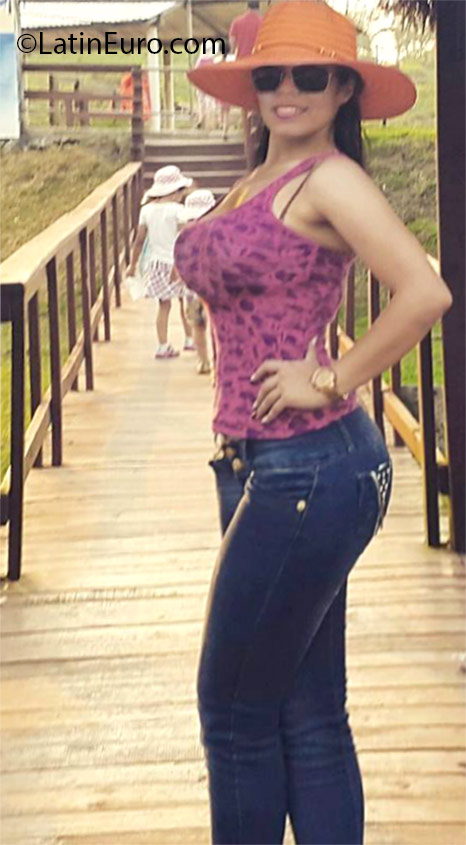 Date this tall Honduras girl Brenda from Tegucigalpa HN2005