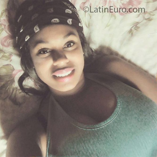Date this cute Jamaica girl Shamoy from St. Catherine JM2279