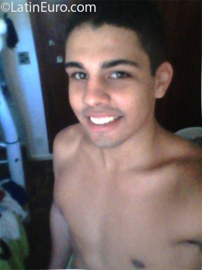 Date this nice looking Brazil man Tom from Vitoria BR9607