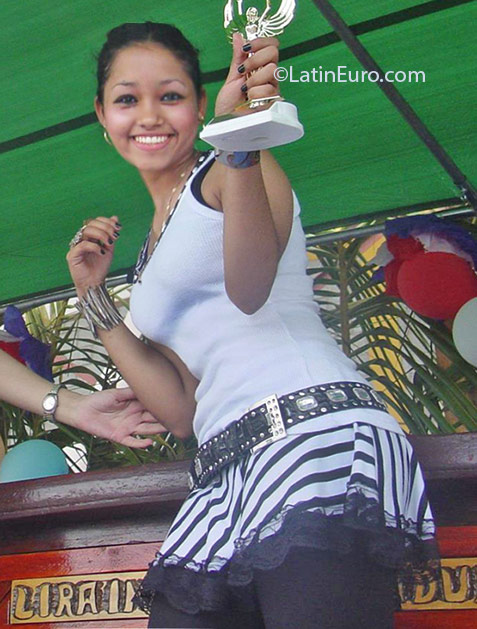 Date this happy Honduras girl Glendie from San Pedro Sula HN2055