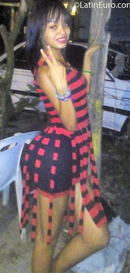 Date this young Dominican Republic girl Pequenita from Bonao DO25213