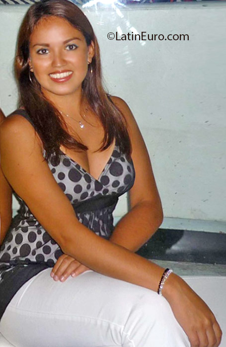 Date this sultry Peru girl Alexandra from Lima PE1088