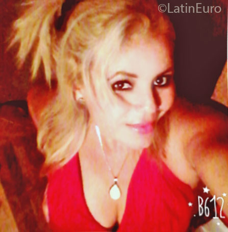 Date this lovely Honduras girl Cristina from San Pedro Sula HN2093