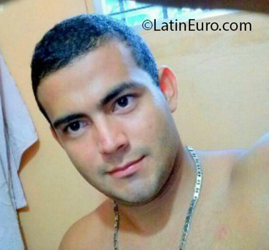 Date this sensual Panama man Absalon from Panama City PA948