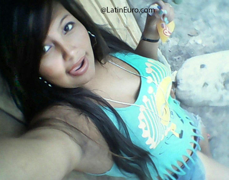 Date this pretty Honduras girl Keily from Tegucigalpa HN2129