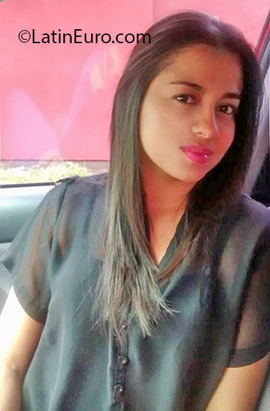 Date this pretty Honduras girl Mariana from San Pedro Sula HN2139