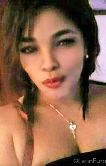Date this happy Panama girl Zurys from Panama PA973