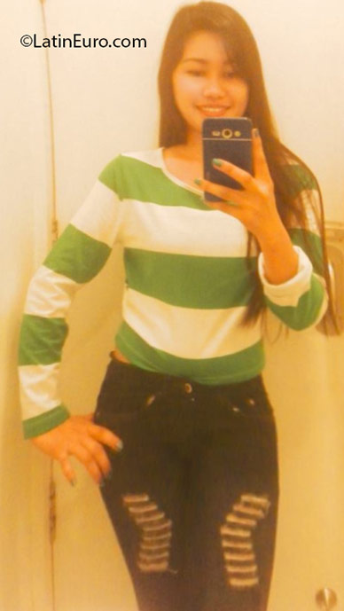Date this beautiful Philippines girl Lonelyn from Batangas City PH898