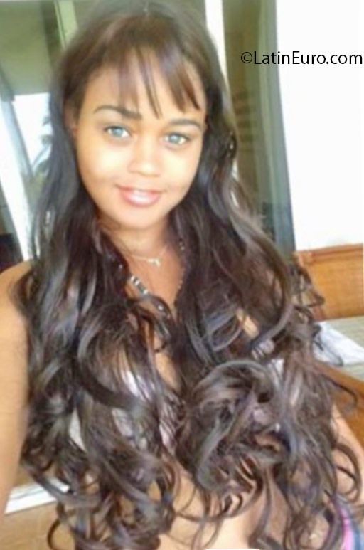 Date this georgeous Dominican Republic girl Maria from Punta Cana DO25802