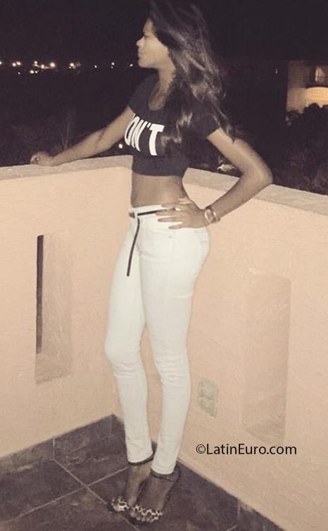 Date this voluptuous Honduras girl Bianca from Tegucigalpa HN2187