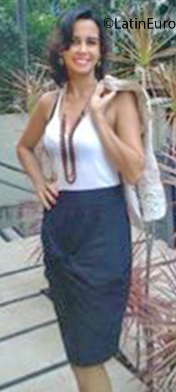 Date this good-looking Brazil girl Julia from Recife BR9664
