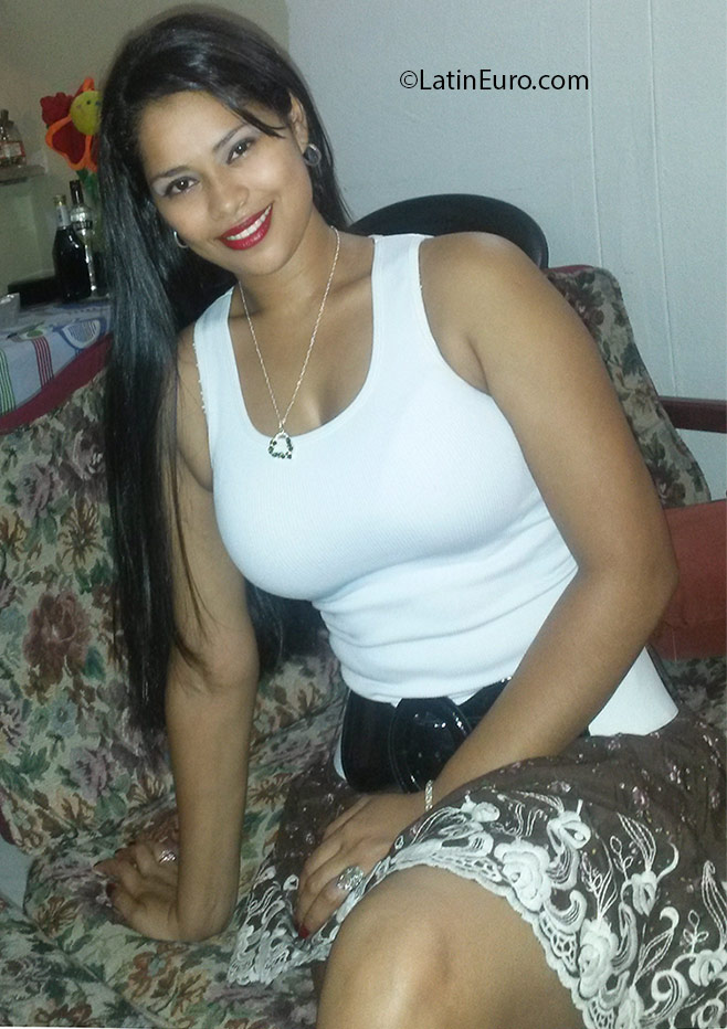 Date this beautiful Panama girl Dunia from Panama City PA982