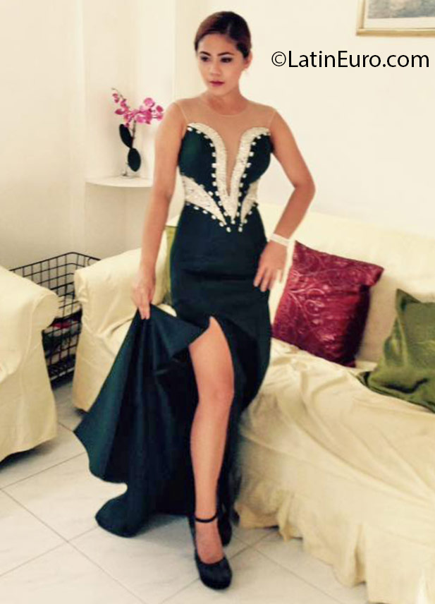 Date this young Philippines girl Juvelyn from Davao City PH900