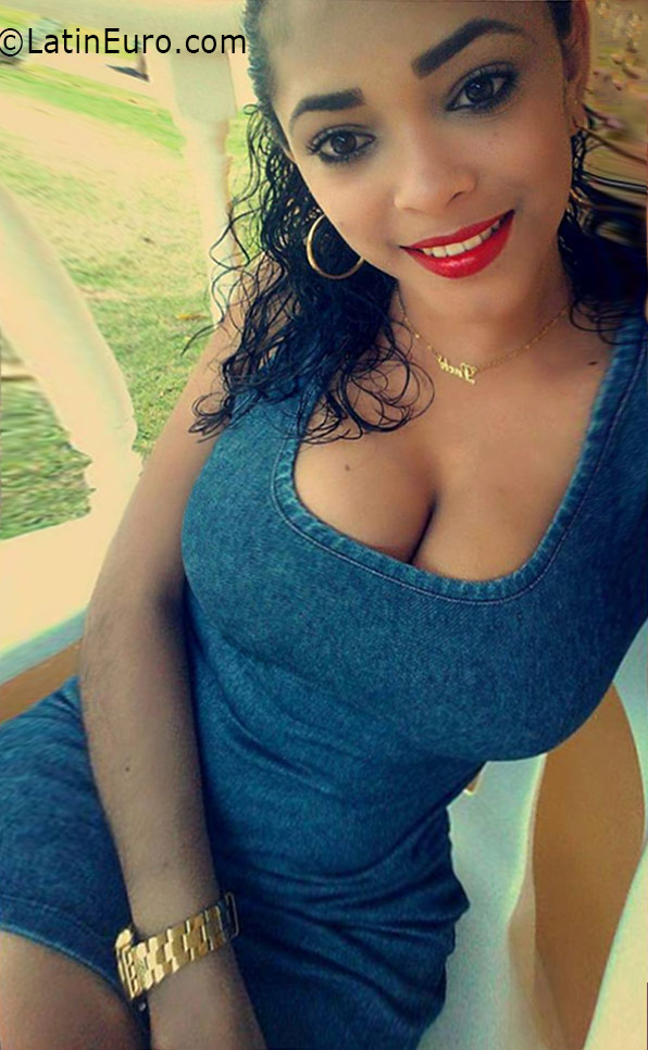 Date this stunning Dominican Republic man Amanda from Santo domingo DO25963