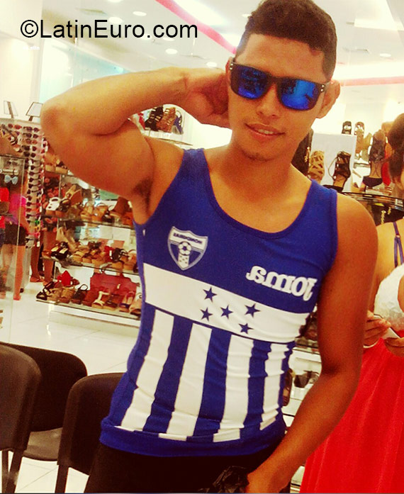 Date this cute Honduras man Darwin from San Pedro Sula HN2212