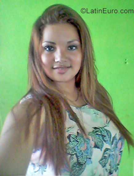 Date this nice looking Panama girl Abril from Panama City PA1005