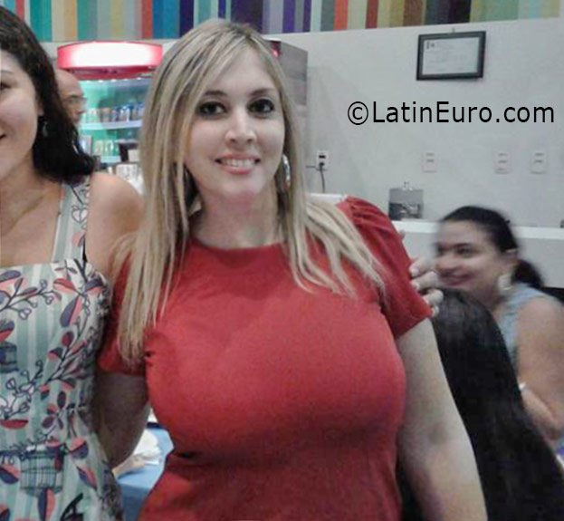 Date this hot Brazil girl Flavia from Manaus BR9690