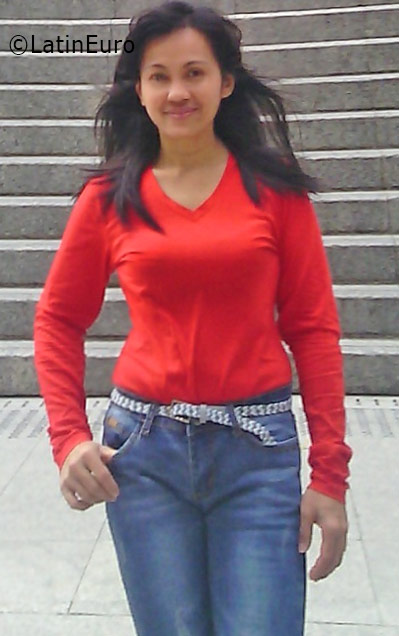 Date this hot Hong Kong girl Analin from Hong Kong HK17