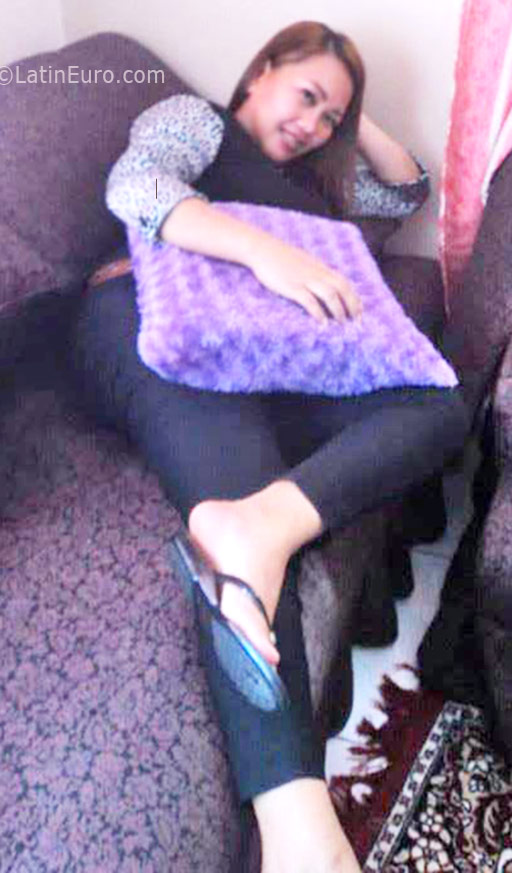 Date this hard body Philippines girl Rhea from Baguio Benguet PH908