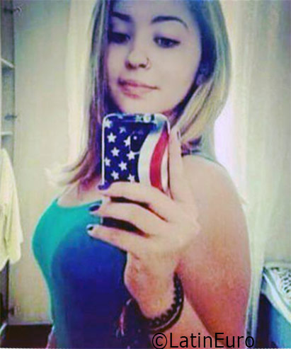 Date this sensual Brazil girl Samaria from Manaus BR9710