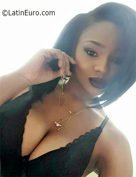 Date this foxy Jamaica girl Denesha from Kingston JM2405
