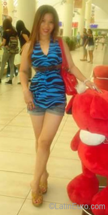 Date this young Philippines girl Noemi from Iriga City PH915